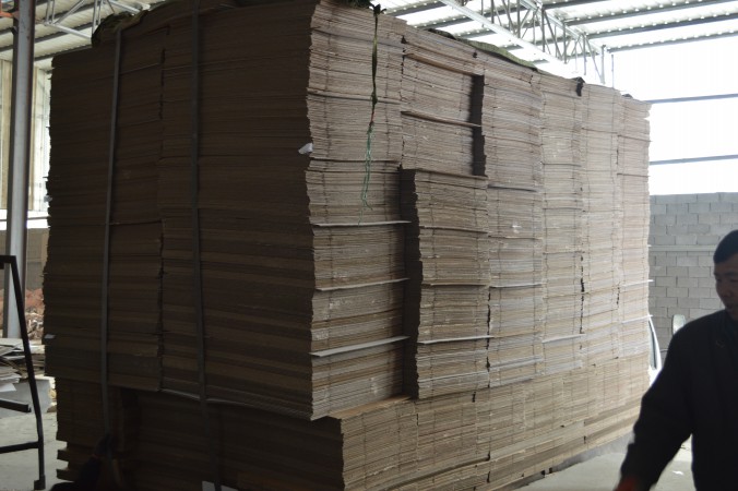 堆放纸板有技巧