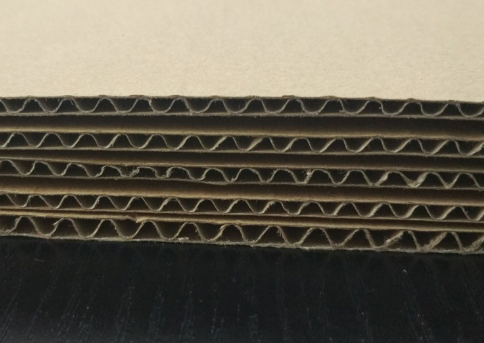 正常的瓦楞纸板